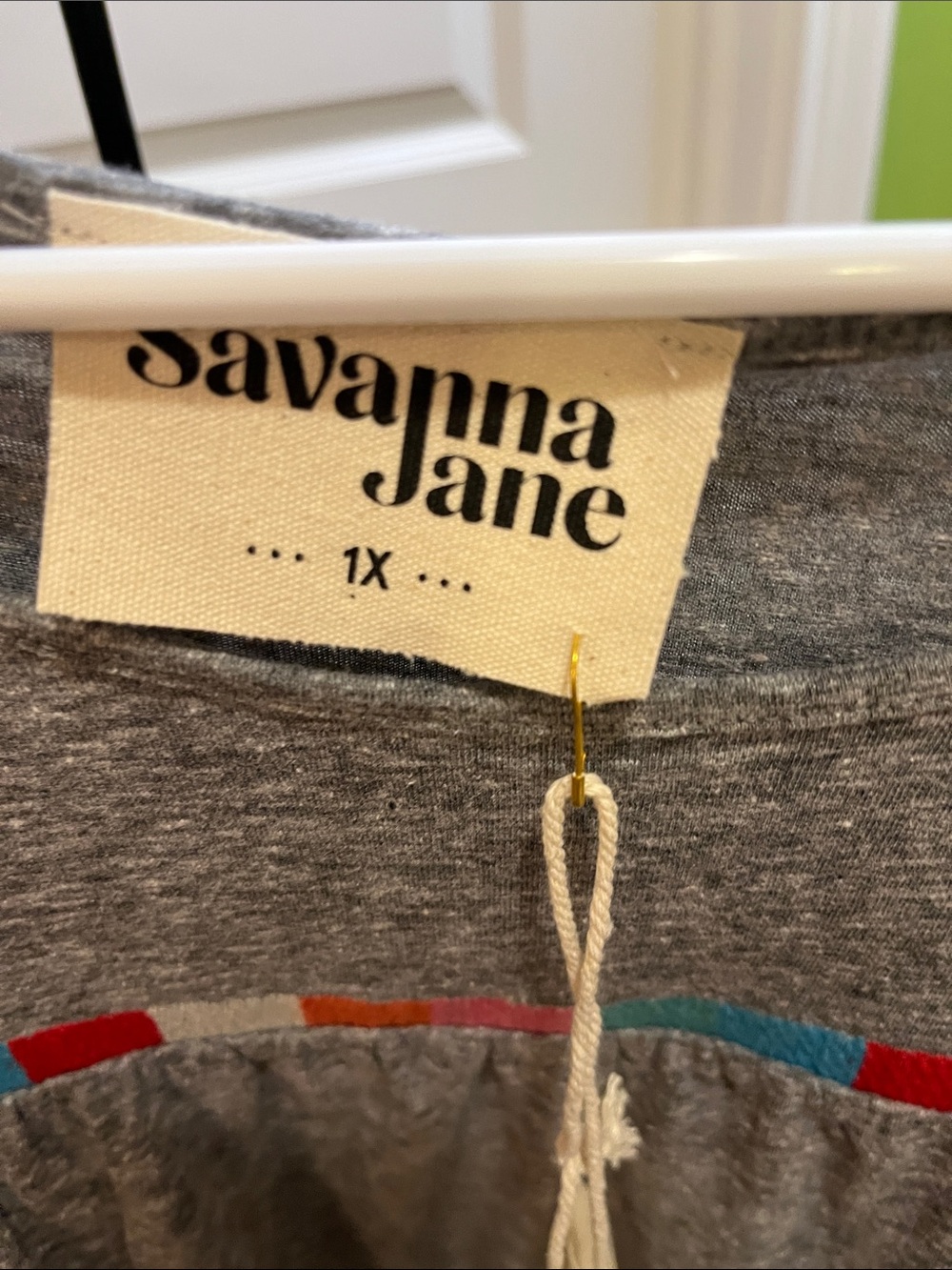 NWT 1x Savanna Jane Gray Short-Sleeve Tiered Tunic with Multicolor Trim - Picture 2 of 3